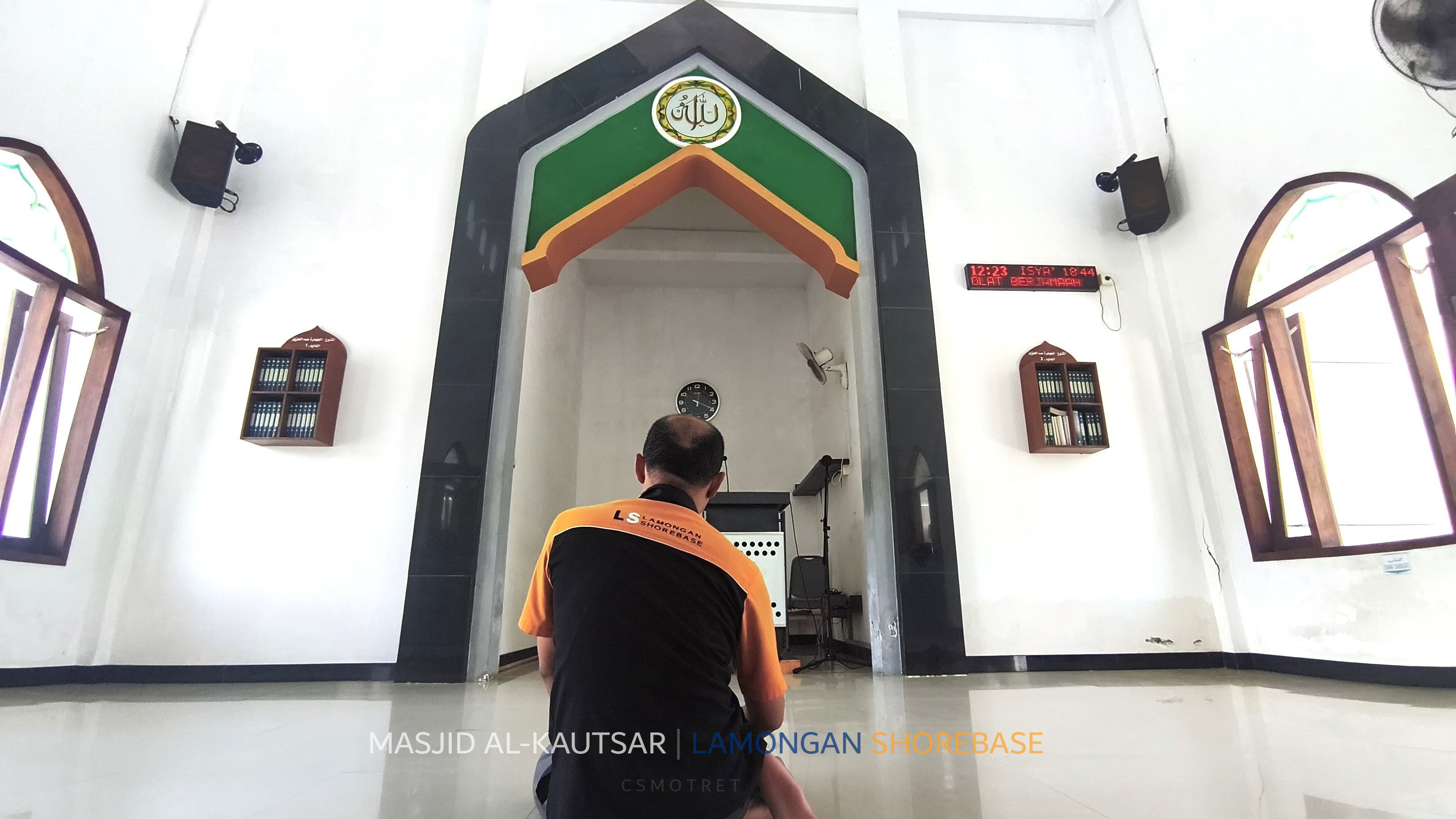 Keindahan Arsitektur Interior Masjid Al-Kautsar1
